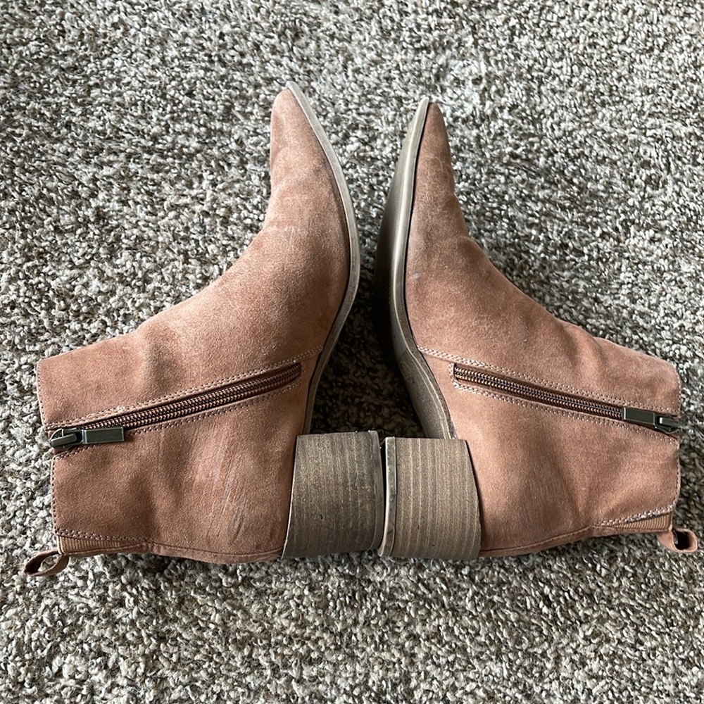 Universal Thread Booties - Picture 4 of 7